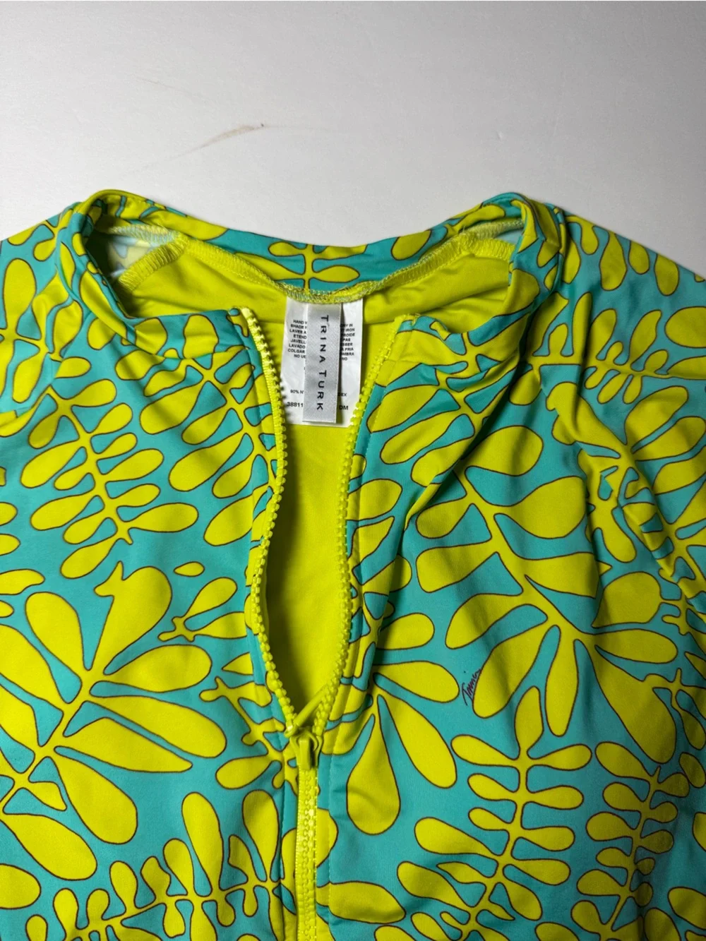 Trina Turk Trellis Front Zip Long Sleeve Surf Paddle Suit Size Large
